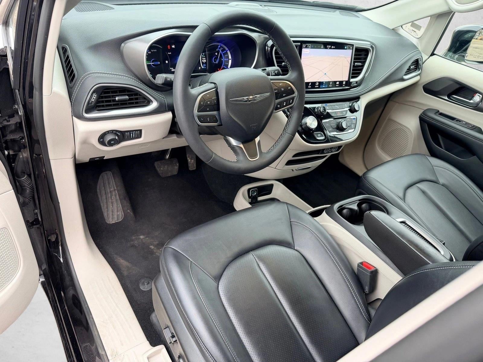 2024 Chrysler Pacifica Hybrid Select FWD