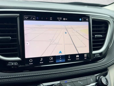 2024 Chrysler Pacifica Hybrid Select FWD