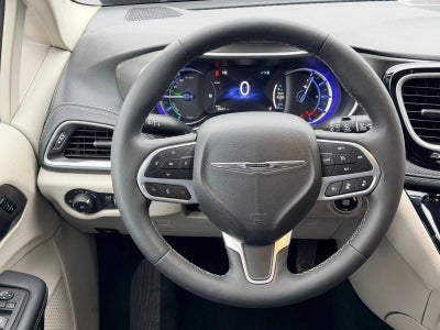 2024 Chrysler Pacifica Hybrid Select FWD