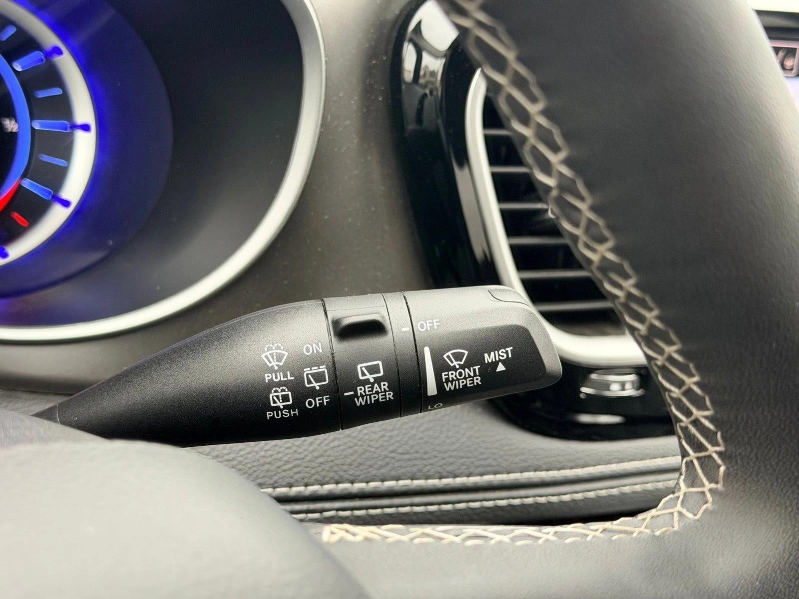 2024 Chrysler Pacifica Hybrid Select FWD