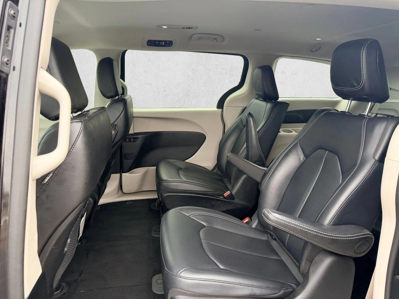 2024 Chrysler Pacifica Hybrid Select FWD