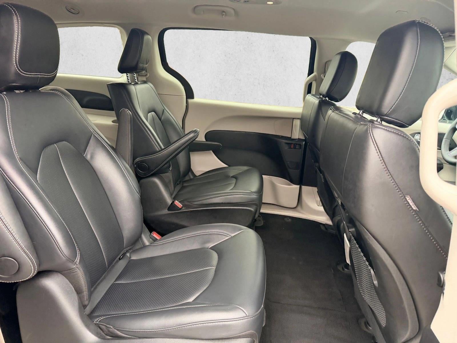 2024 Chrysler Pacifica Hybrid Select FWD