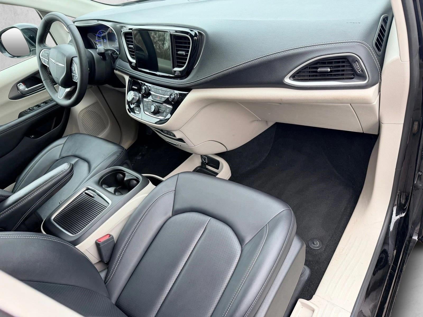 2024 Chrysler Pacifica Hybrid Select FWD