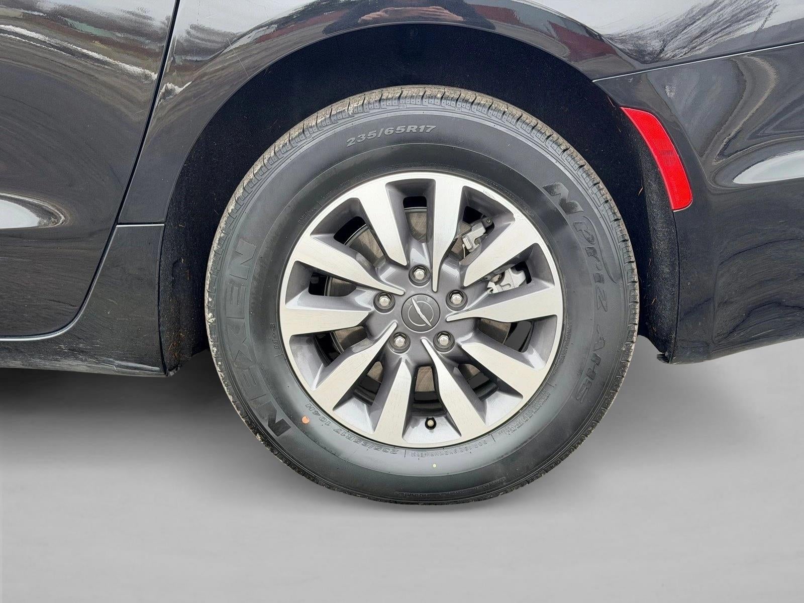 2024 Chrysler Pacifica Hybrid Select FWD