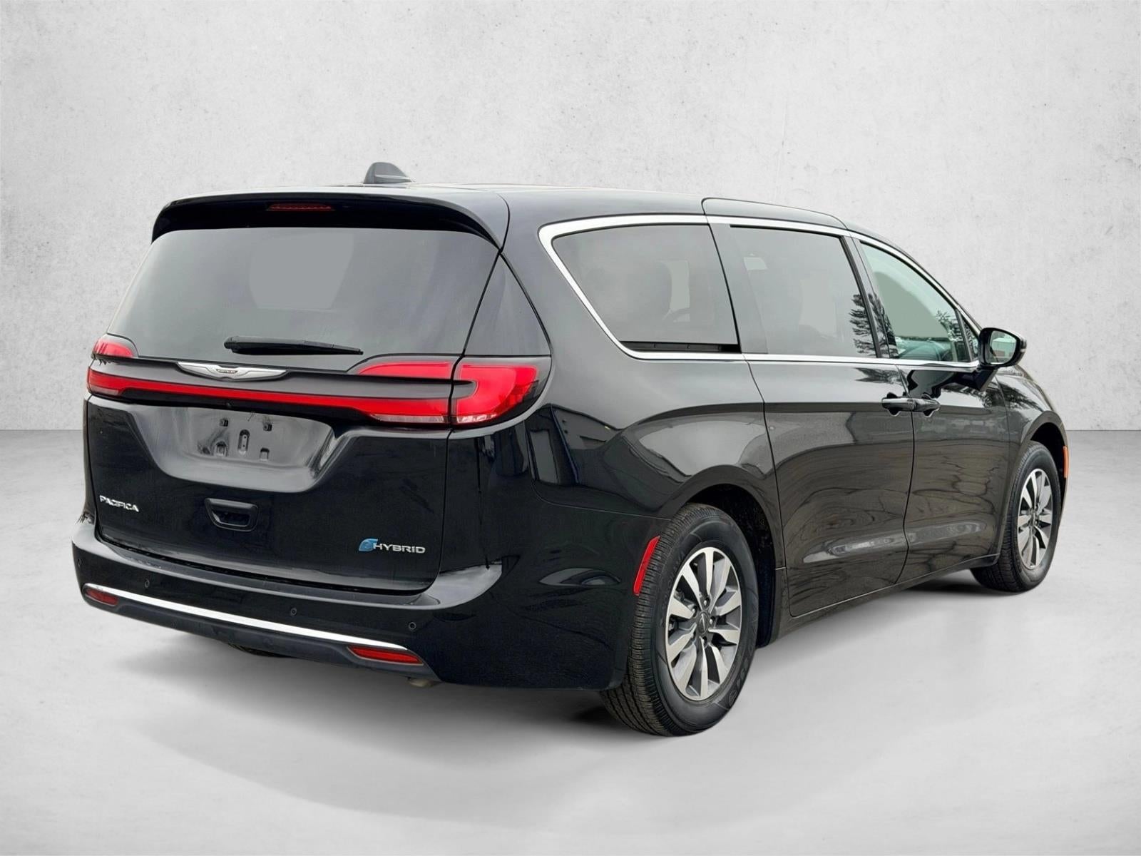 2024 Chrysler Pacifica Hybrid Select FWD