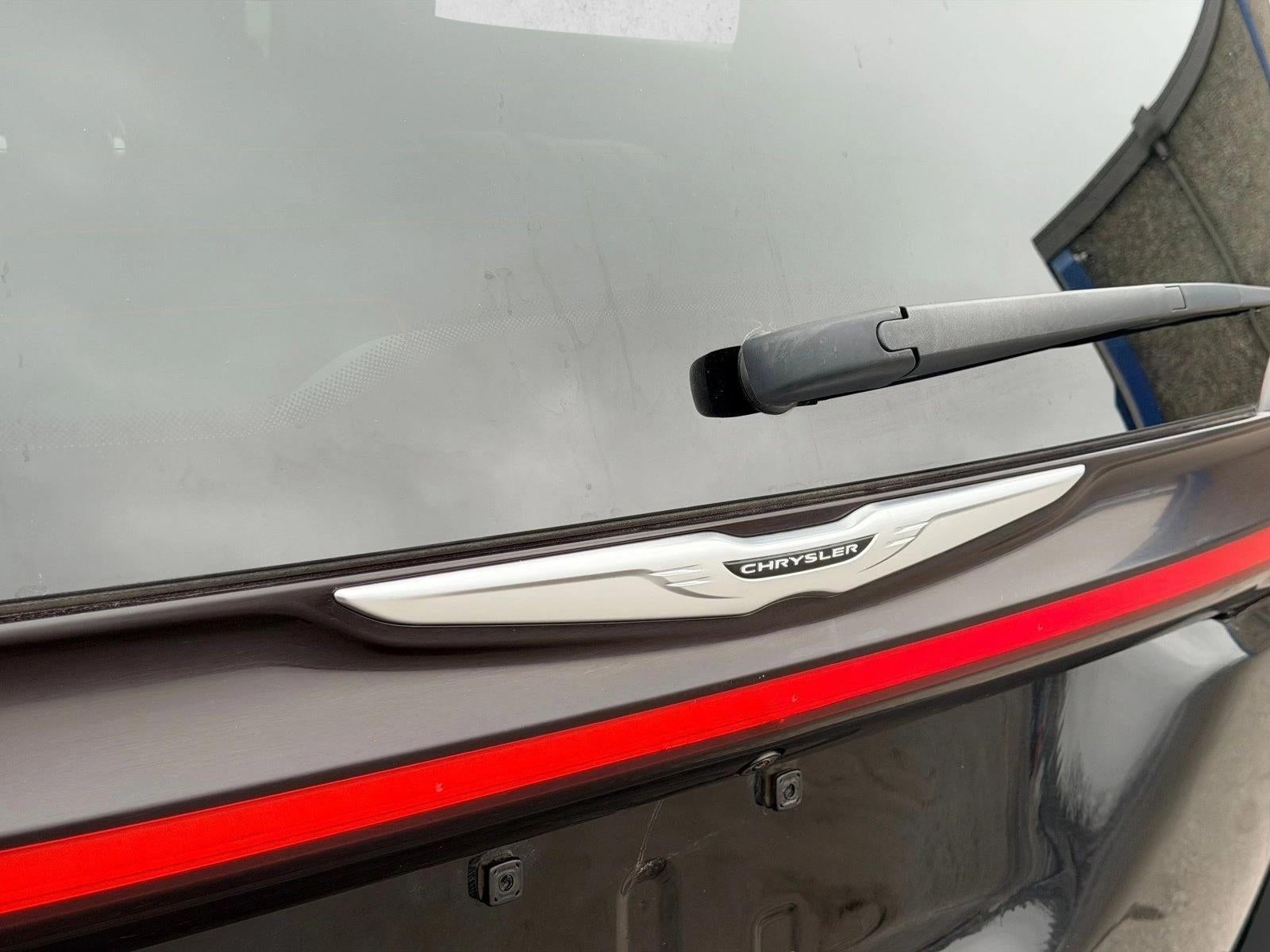 2024 Chrysler Pacifica Hybrid Select FWD