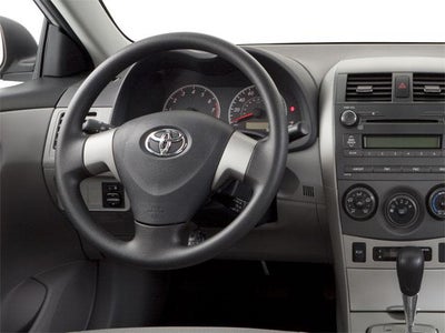 2013 Toyota Corolla 4dr Sdn Auto LE (Natl)