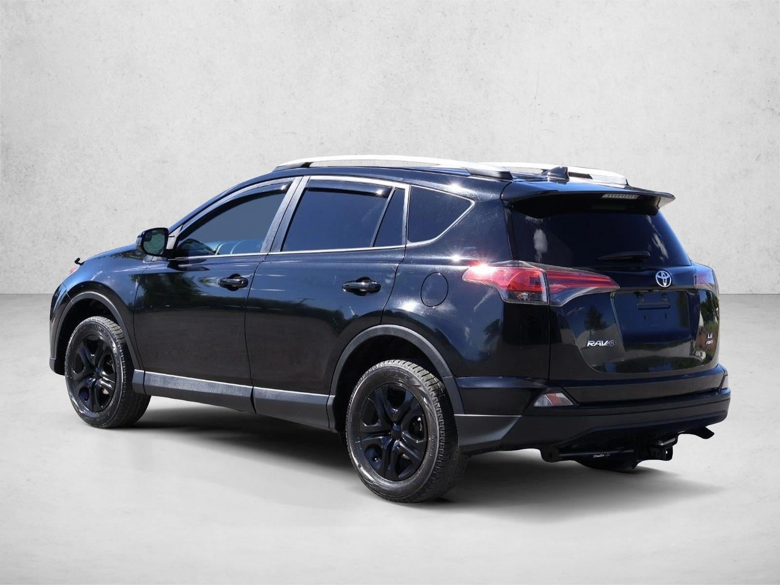2018 Toyota RAV4 LE AWD (Natl)