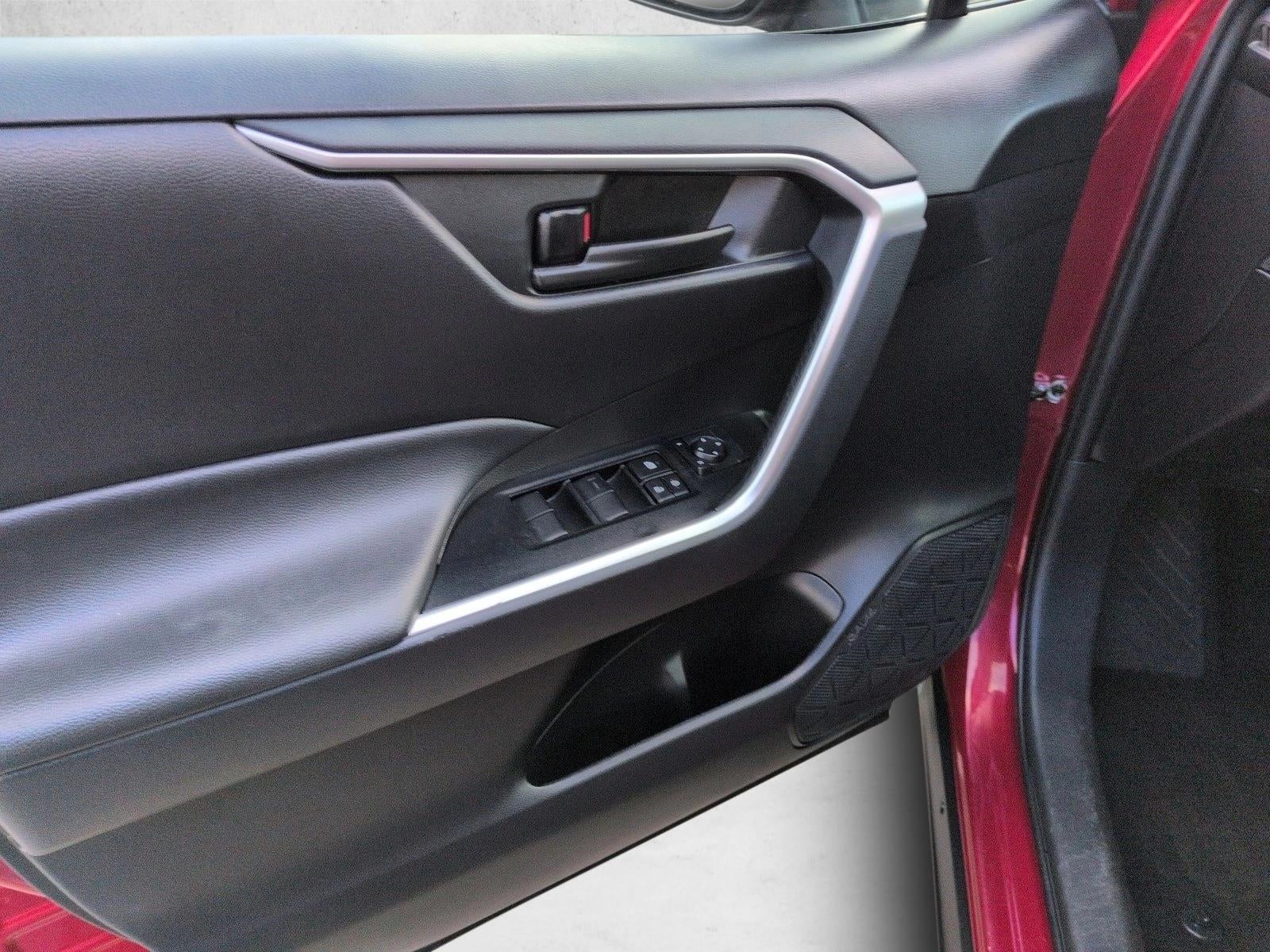 2025 Toyota RAV4 LE AWD (Natl)