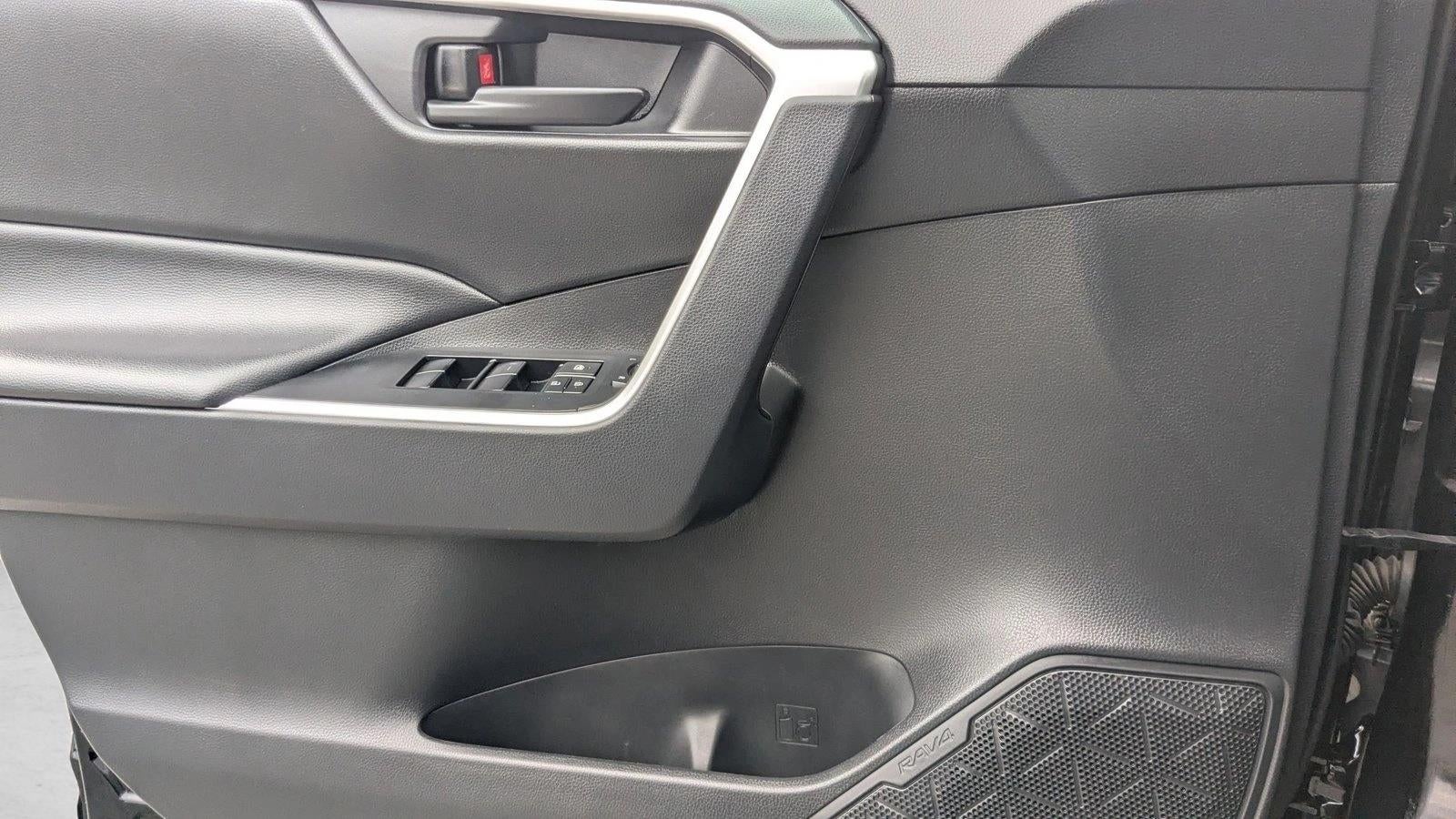 2025 Toyota RAV4 LE AWD (Natl)
