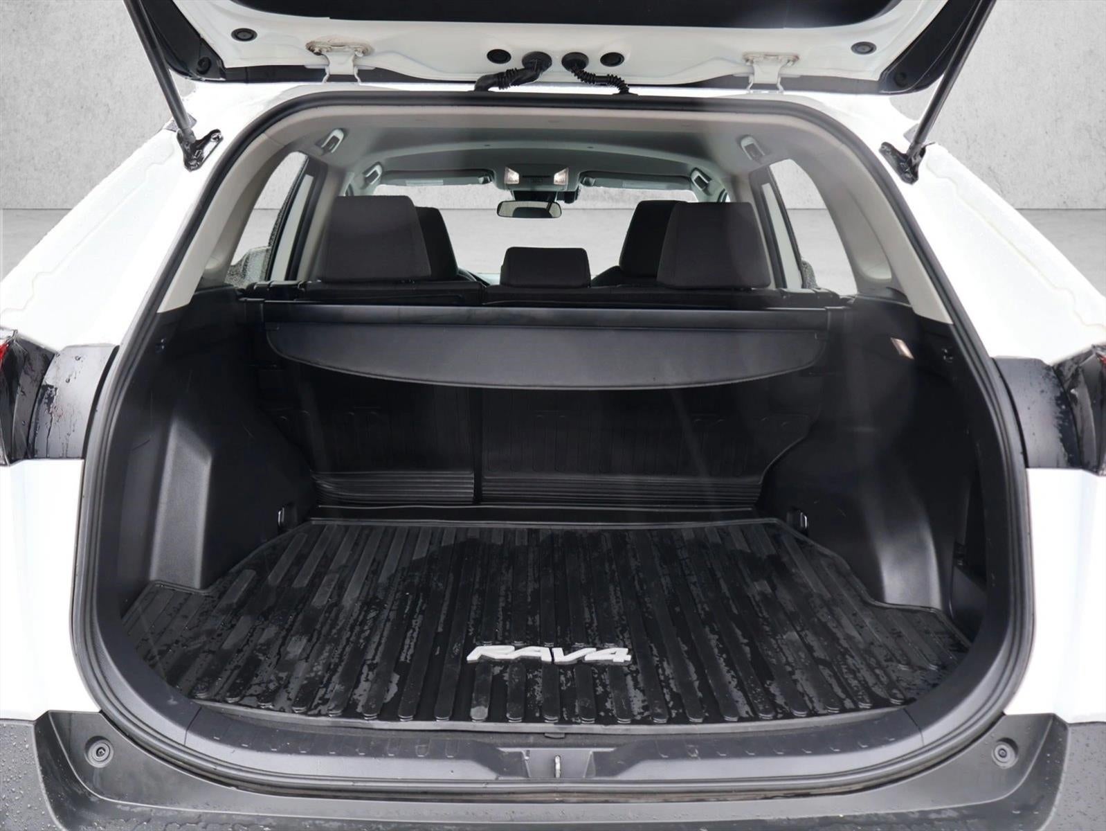 2022 Toyota RAV4 XLE AWD (Natl)