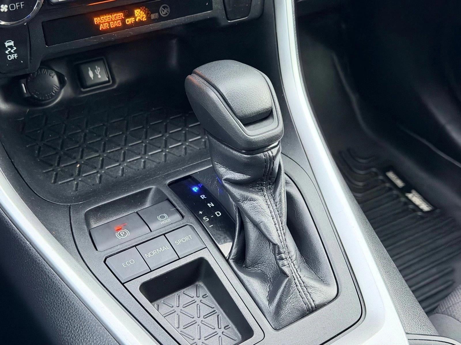 2019 Toyota RAV4 XLE FWD (GS)