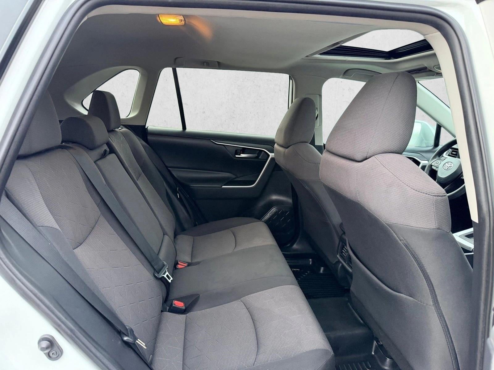 2019 Toyota RAV4 XLE FWD (GS)