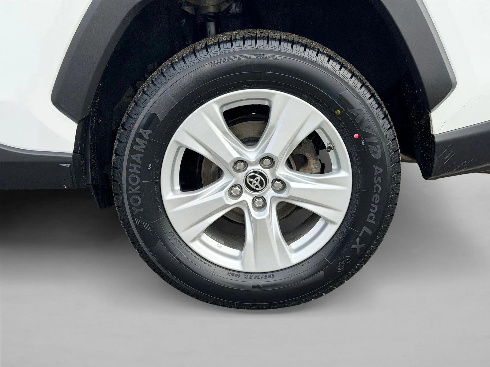 2019 Toyota RAV4 XLE FWD (GS)