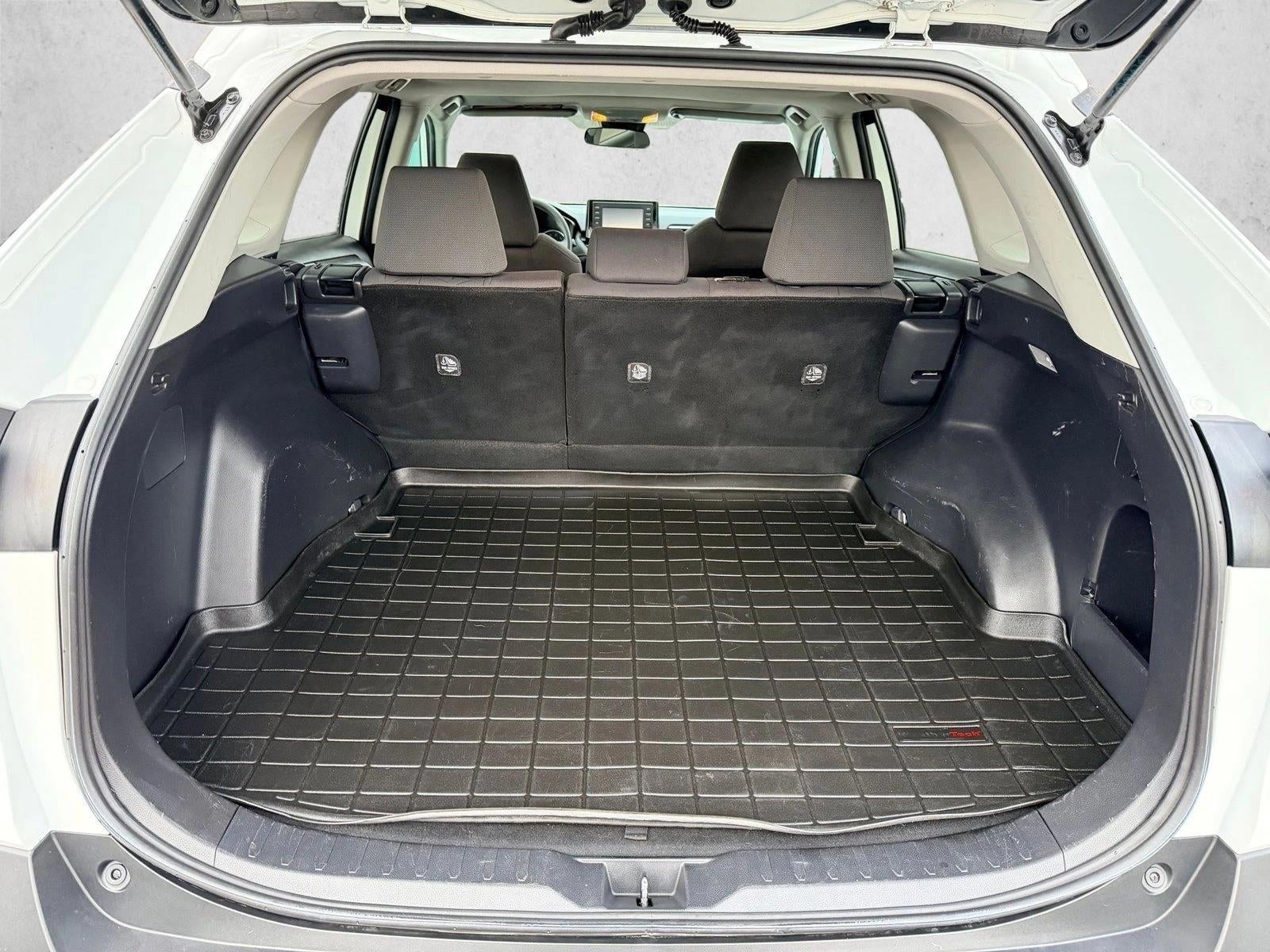 2019 Toyota RAV4 XLE FWD (GS)