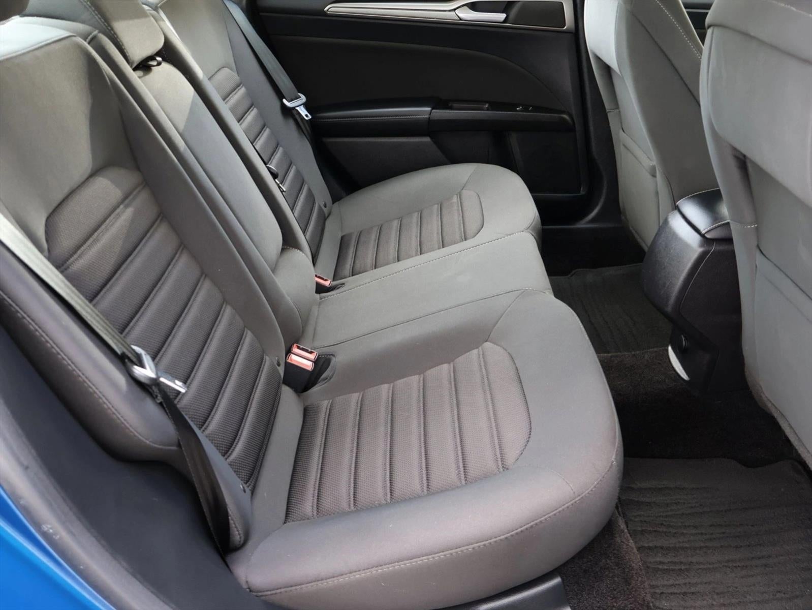 2017 Ford Fusion SE FWD