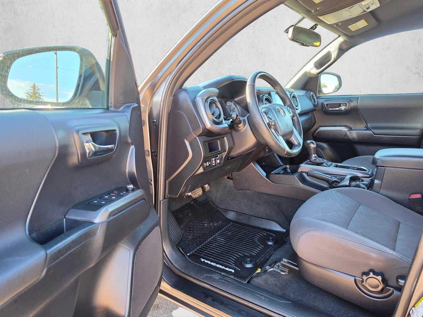 2017 Toyota Tacoma TRD Sport Double Cab 5' Bed V6 4x2 AT (Natl)