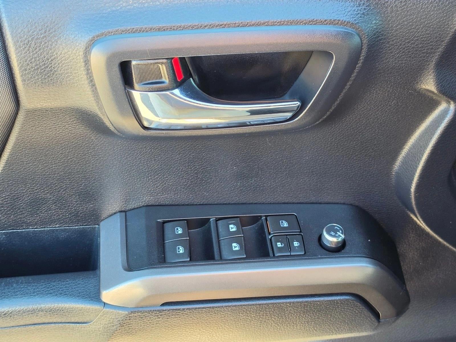 2017 Toyota Tacoma TRD Sport Double Cab 5' Bed V6 4x2 AT (Natl)