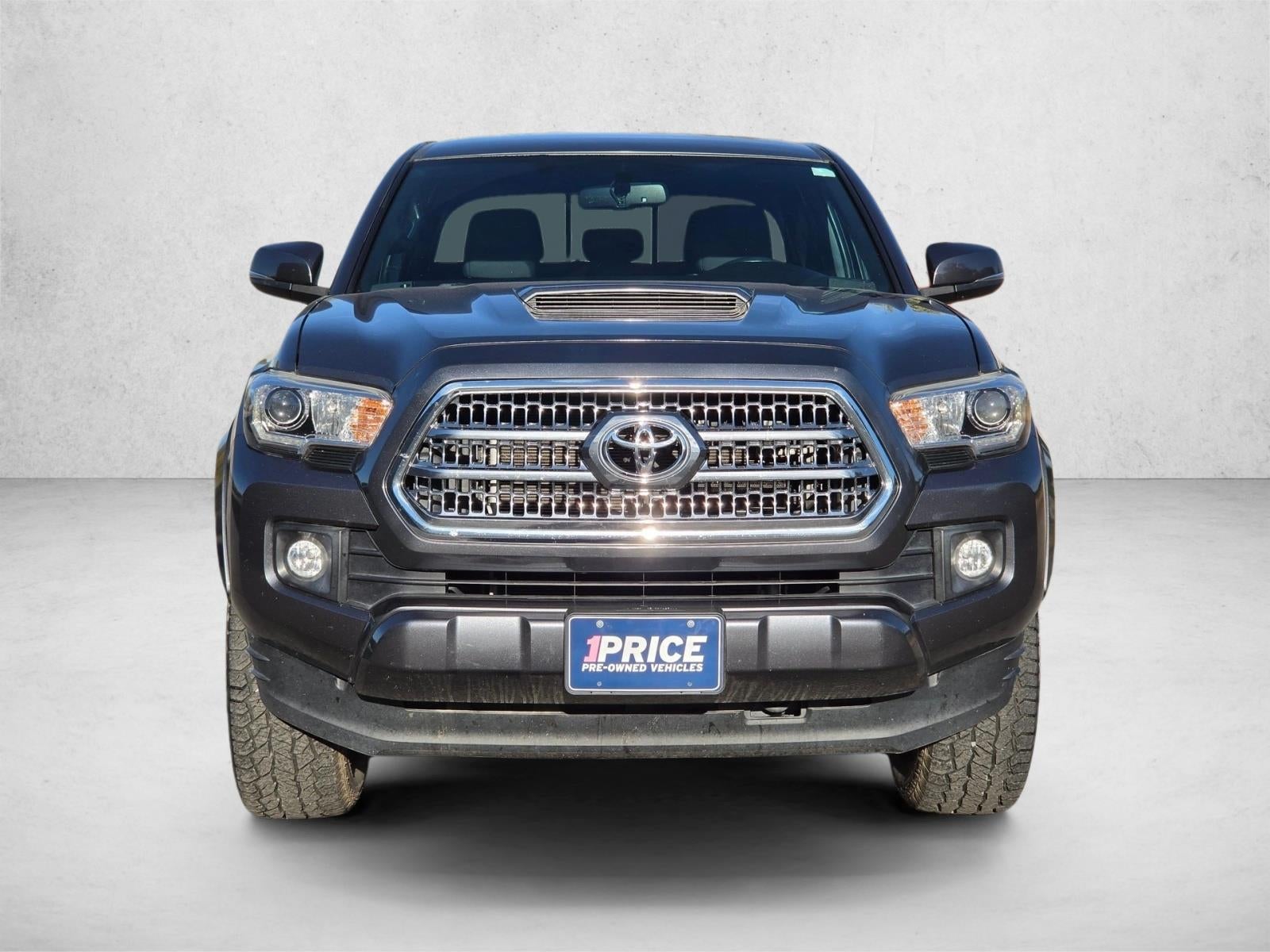 2017 Toyota Tacoma TRD Sport Double Cab 5' Bed V6 4x2 AT (Natl)