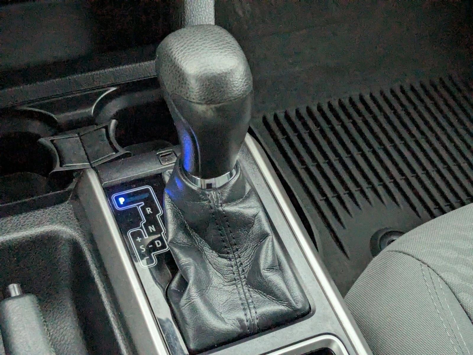 2021 Toyota Tacoma 2WD 2WD SR5 Double Cab 5' Bed V6 AT (Natl)