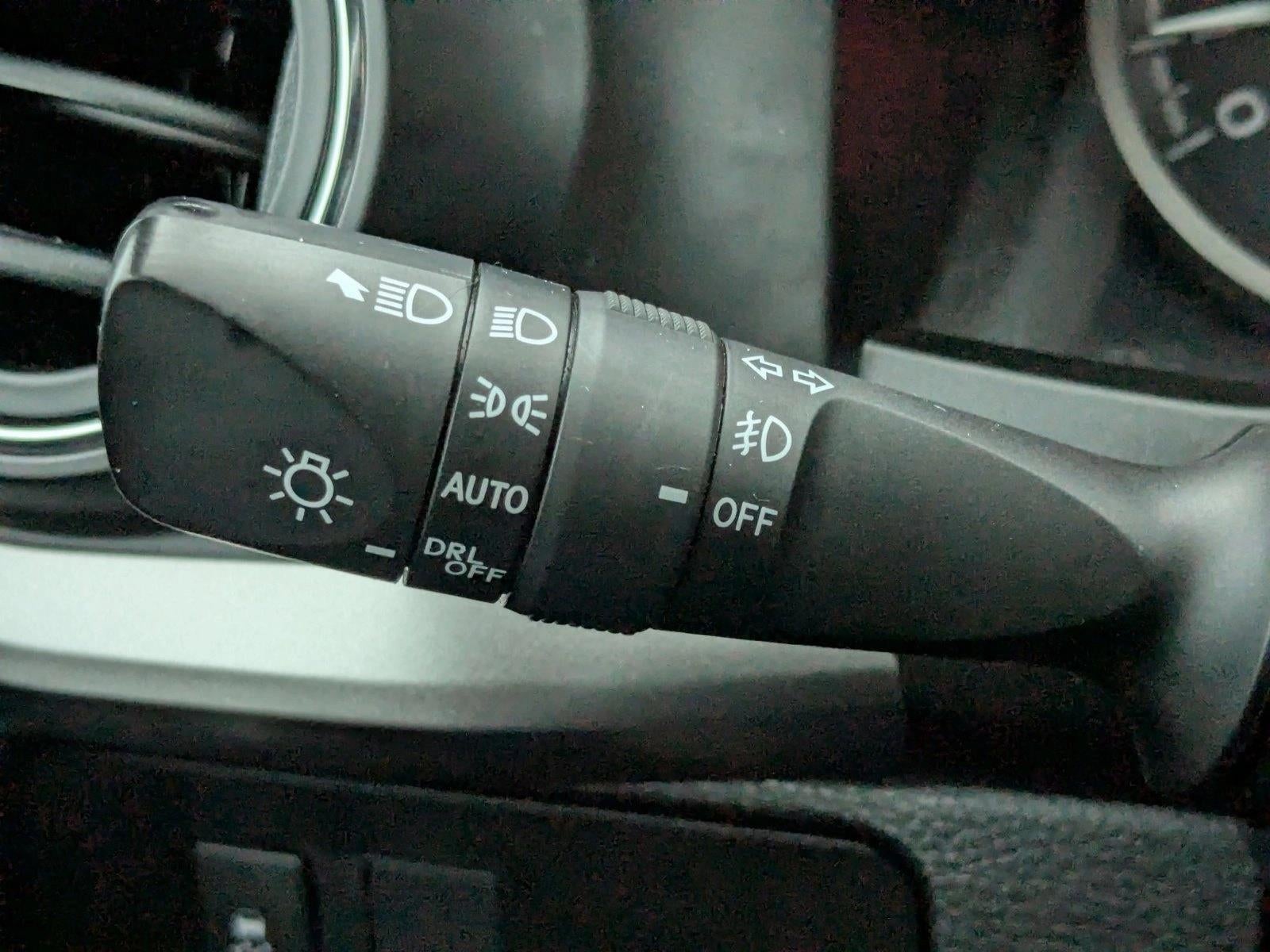 2021 Toyota Tacoma 2WD 2WD SR5 Double Cab 5' Bed V6 AT (Natl)