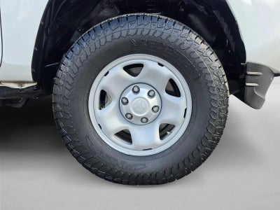 2022 Toyota Tacoma 4WD 4WD SR Double Cab 5' Bed V6 AT (Natl)
