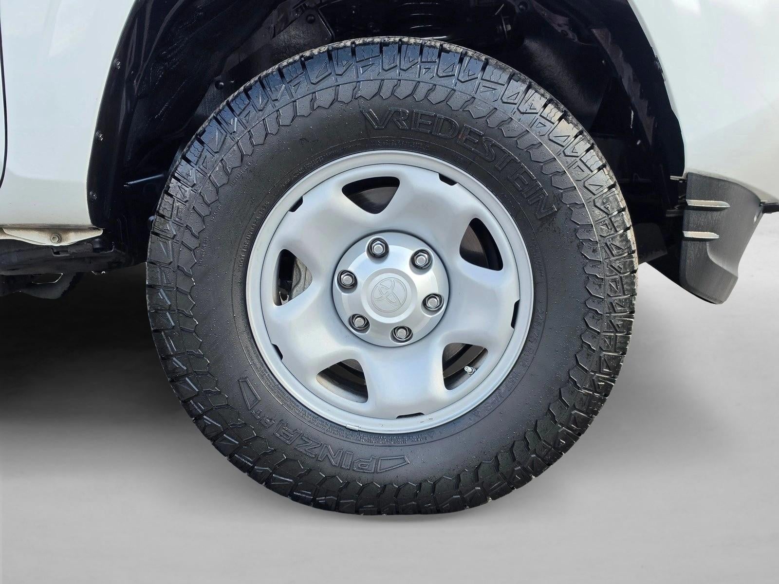 2022 Toyota Tacoma 4WD 4WD SR Double Cab 5' Bed V6 AT (Natl)