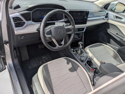2025 Volkswagen Taos SE 4MOTION