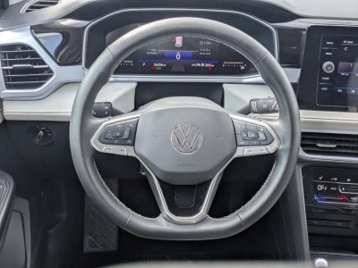 2025 Volkswagen Taos SE 4MOTION