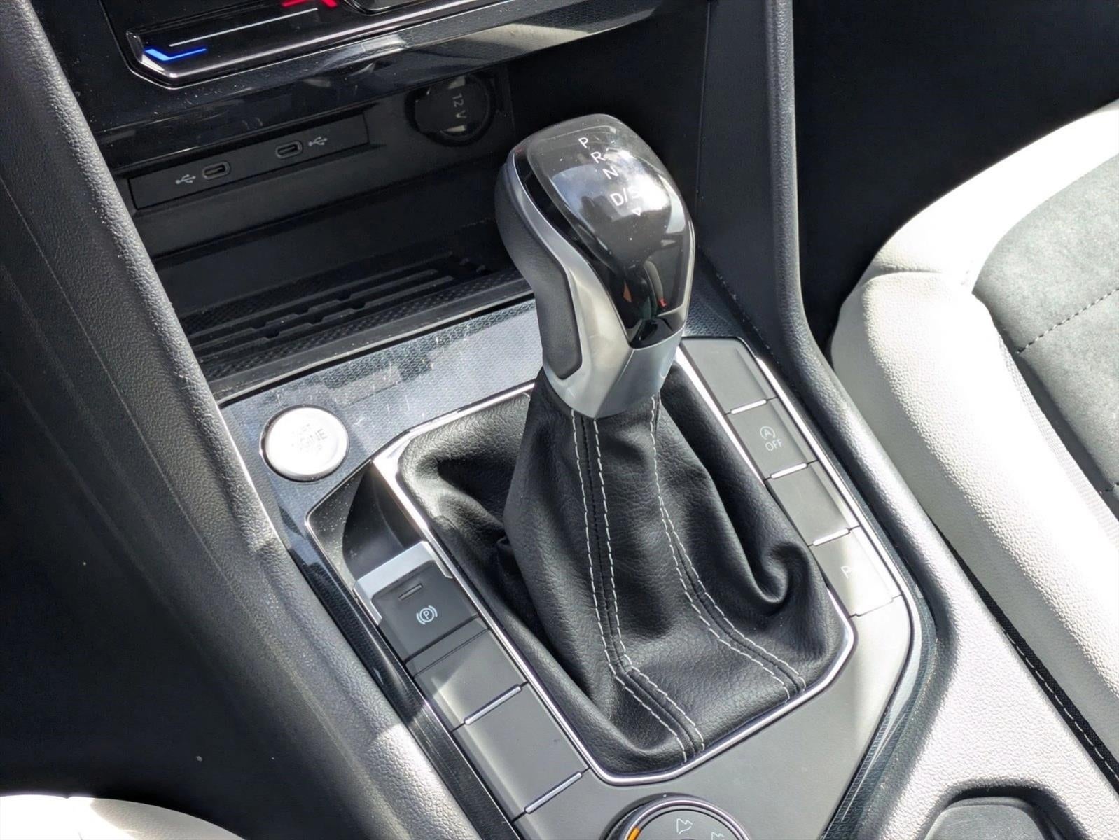 2025 Volkswagen Taos SE 4MOTION