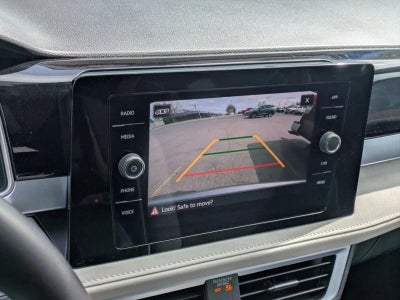 2025 Volkswagen Taos SE 4MOTION