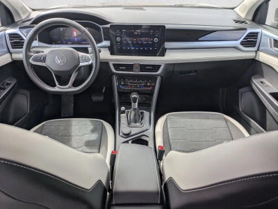 2025 Volkswagen Taos SE 4MOTION