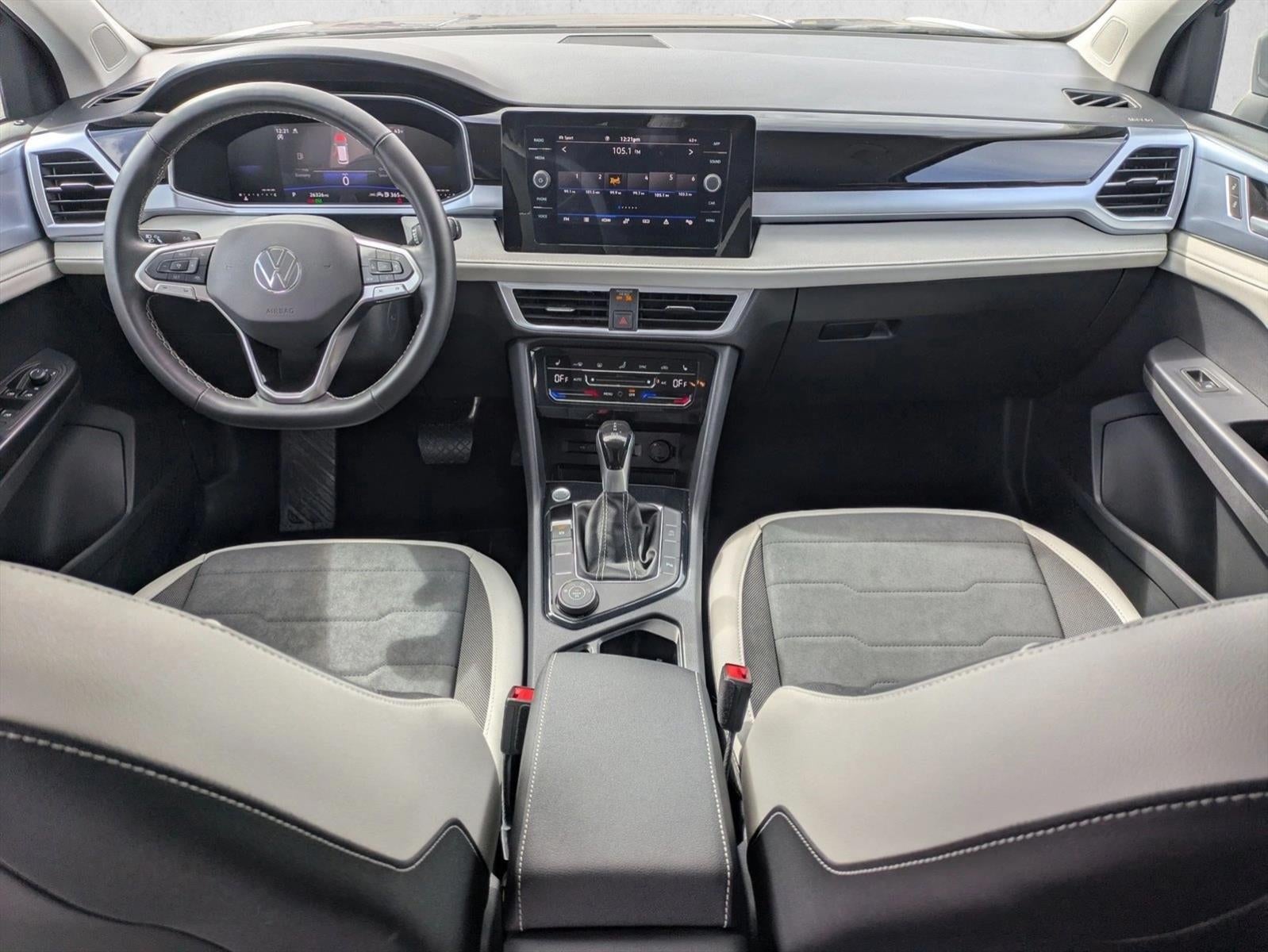 2025 Volkswagen Taos SE 4MOTION