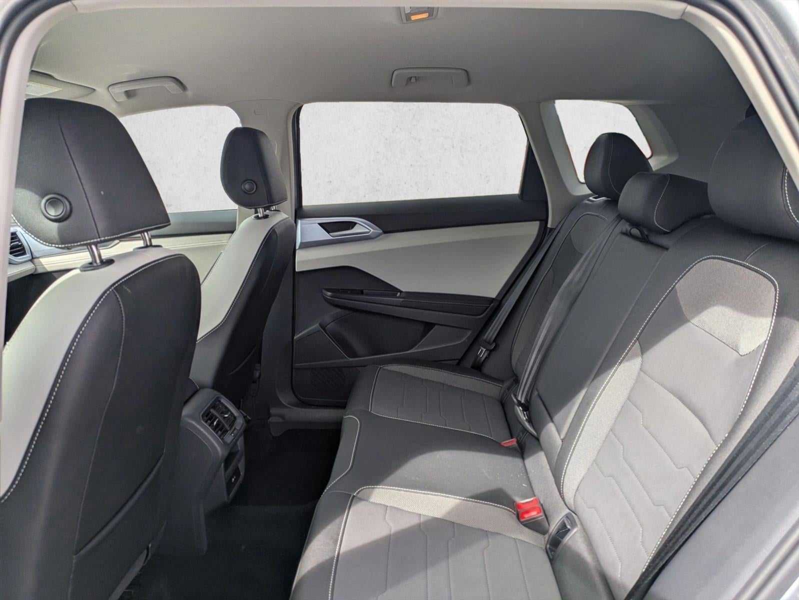 2025 Volkswagen Taos SE 4MOTION