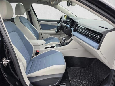 2025 Volkswagen Jetta SE Auto