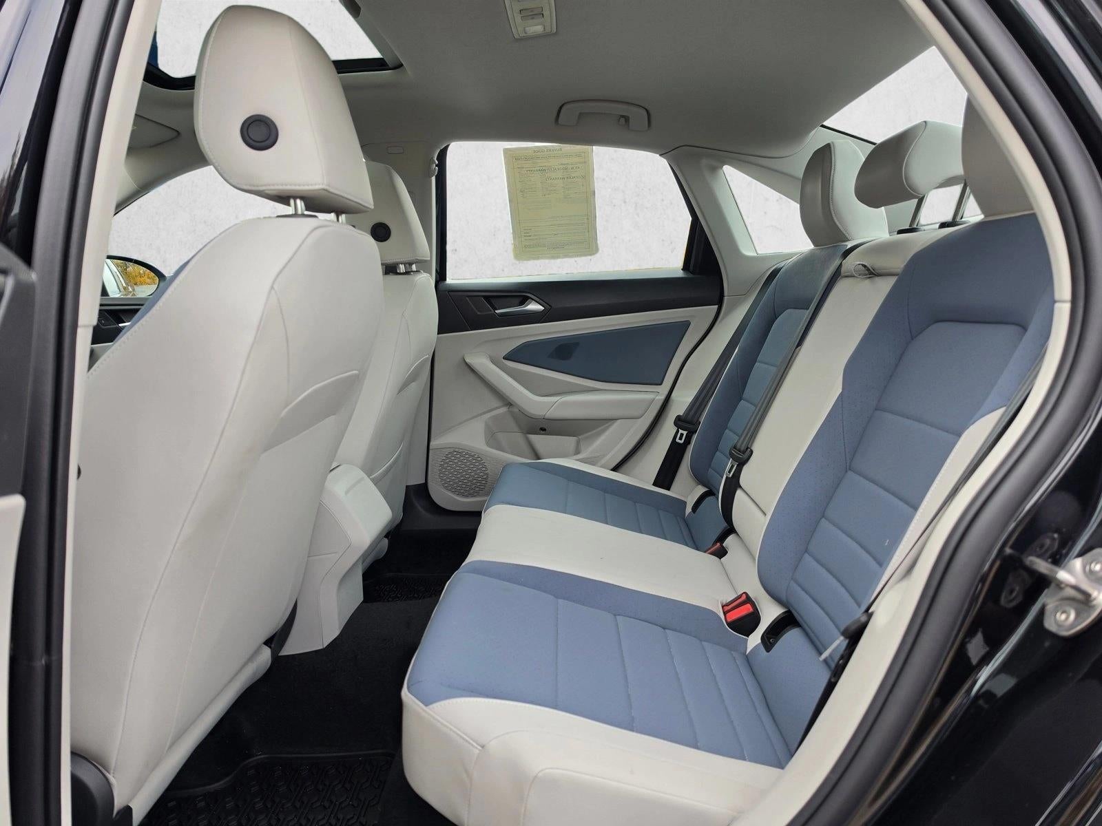 2025 Volkswagen Jetta SE Auto