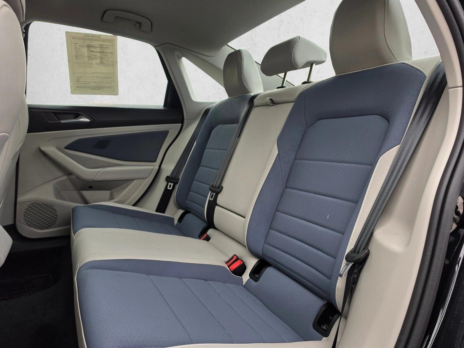 2025 Volkswagen Jetta SE Auto