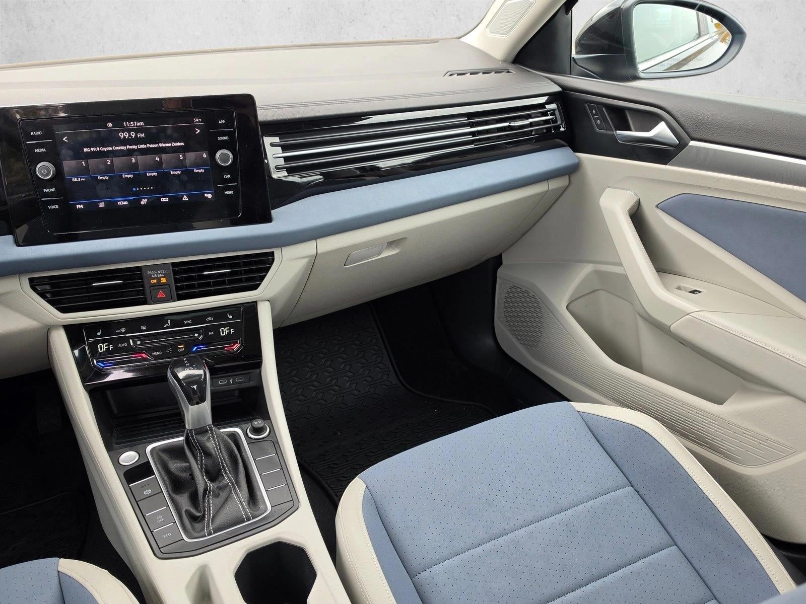 2025 Volkswagen Jetta SE Auto