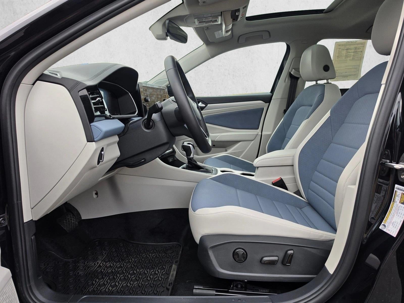 2025 Volkswagen Jetta SE Auto