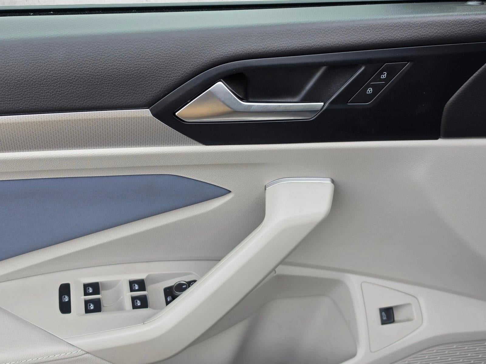 2025 Volkswagen Jetta SE Auto