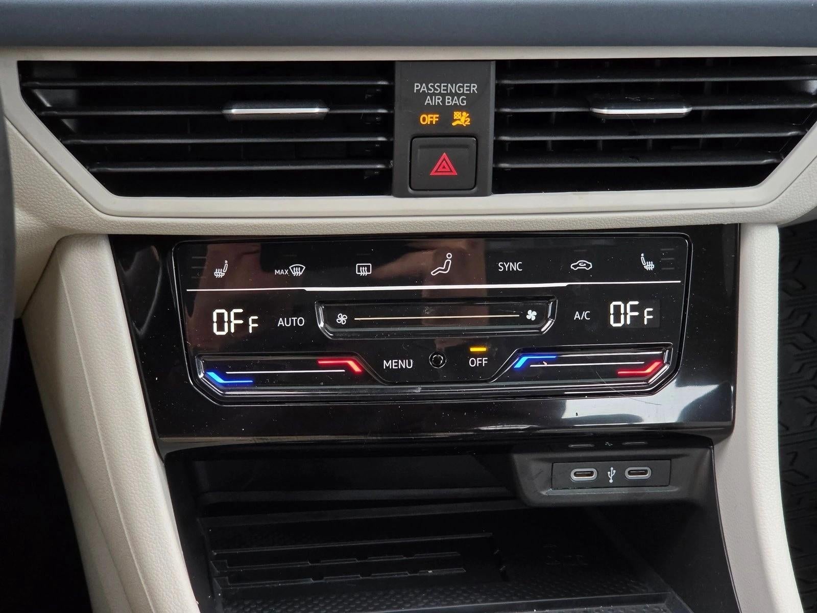 2025 Volkswagen Jetta SE Auto
