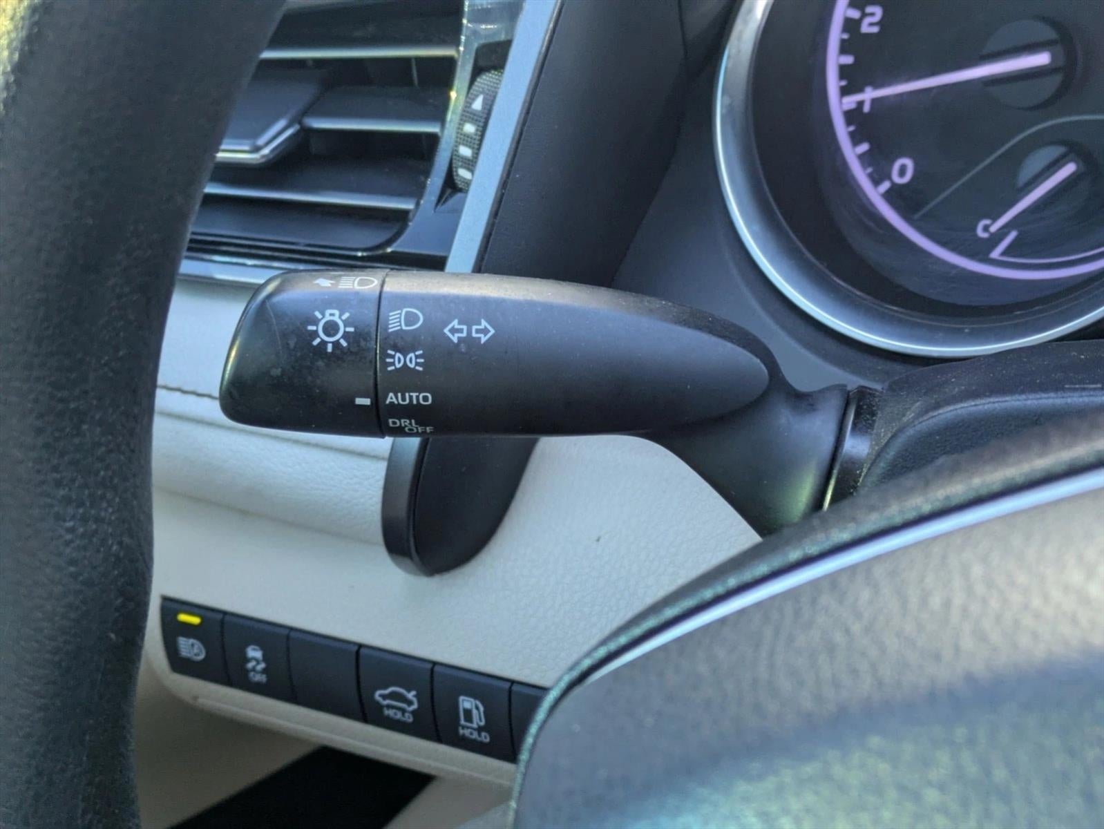 2019 Toyota Camry LE Auto (Natl)