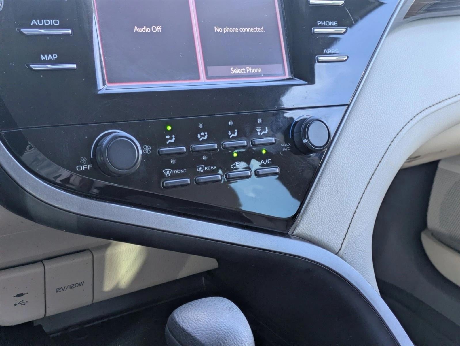 2019 Toyota Camry LE Auto (Natl)