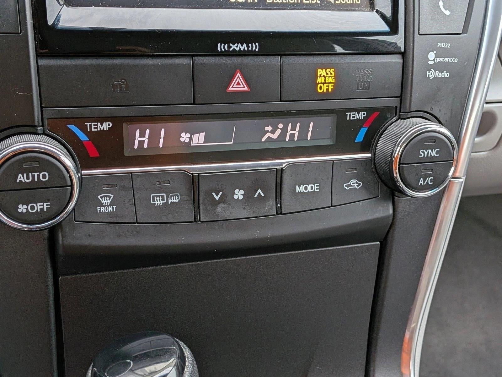 2017 Toyota Camry Hybrid LE CVT (Natl)