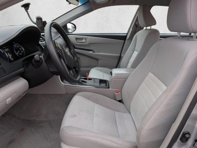 2017 Toyota Camry Hybrid LE CVT (Natl)