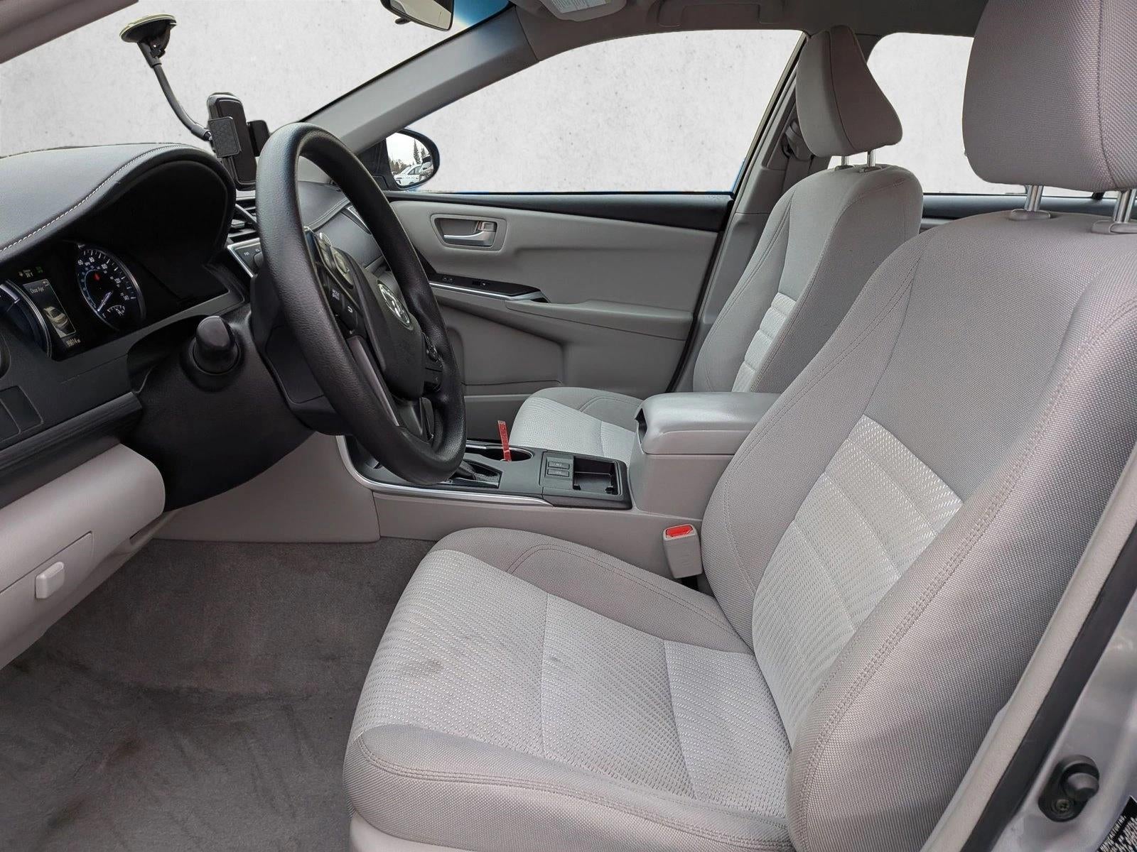 2017 Toyota Camry Hybrid LE CVT (Natl)