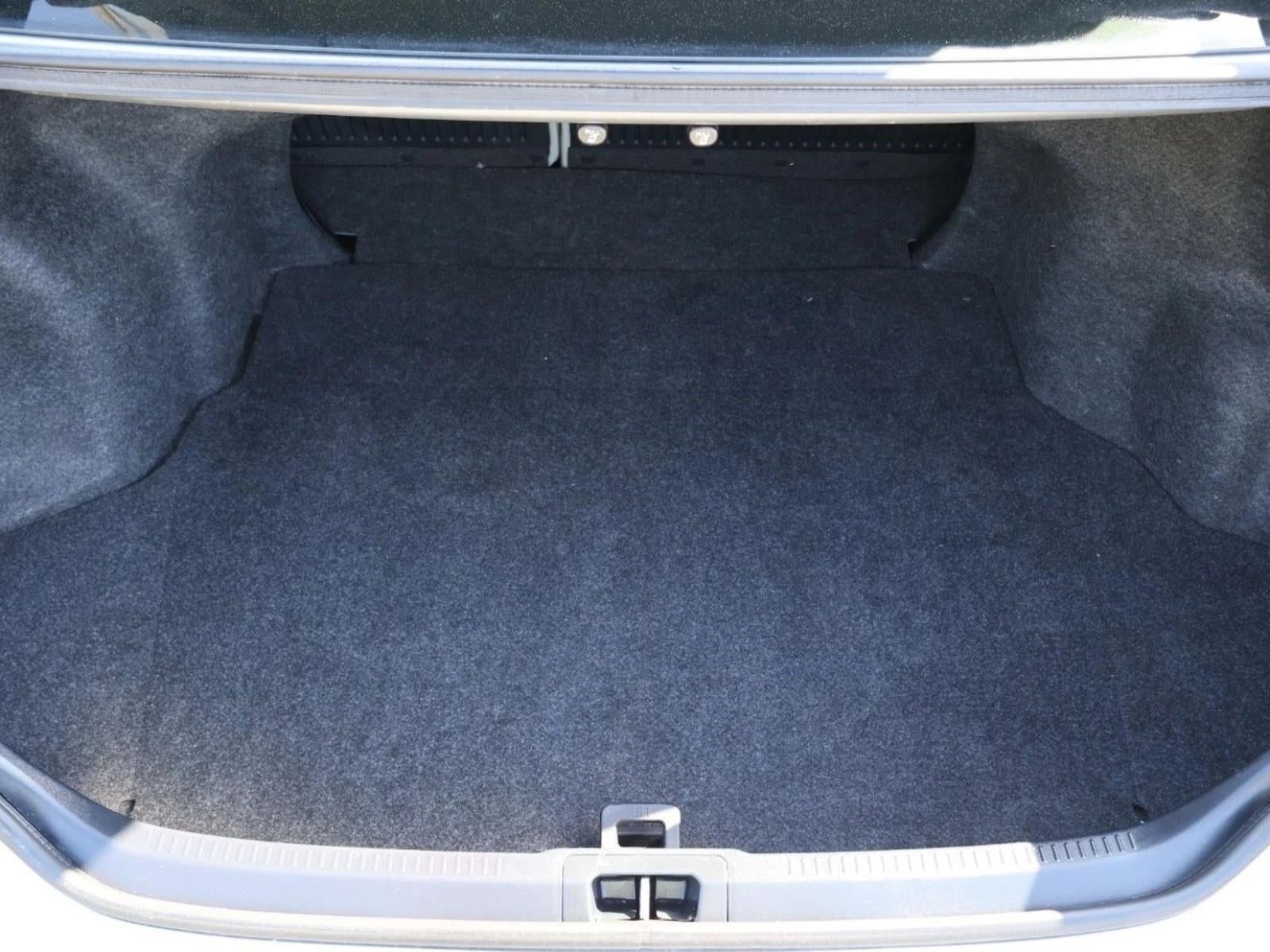 2015 Toyota Camry 4dr Sdn I4 Auto LE (SE)