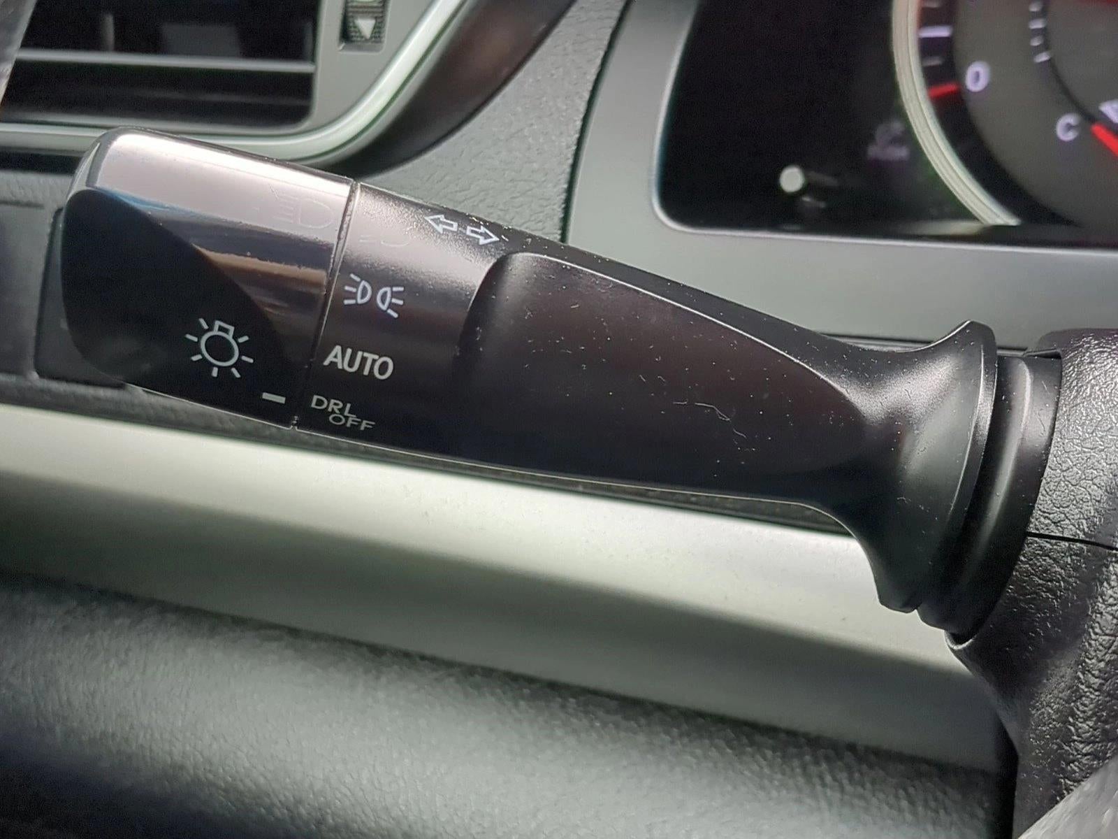 2015 Toyota Camry 4dr Sdn I4 Auto SE (SE)