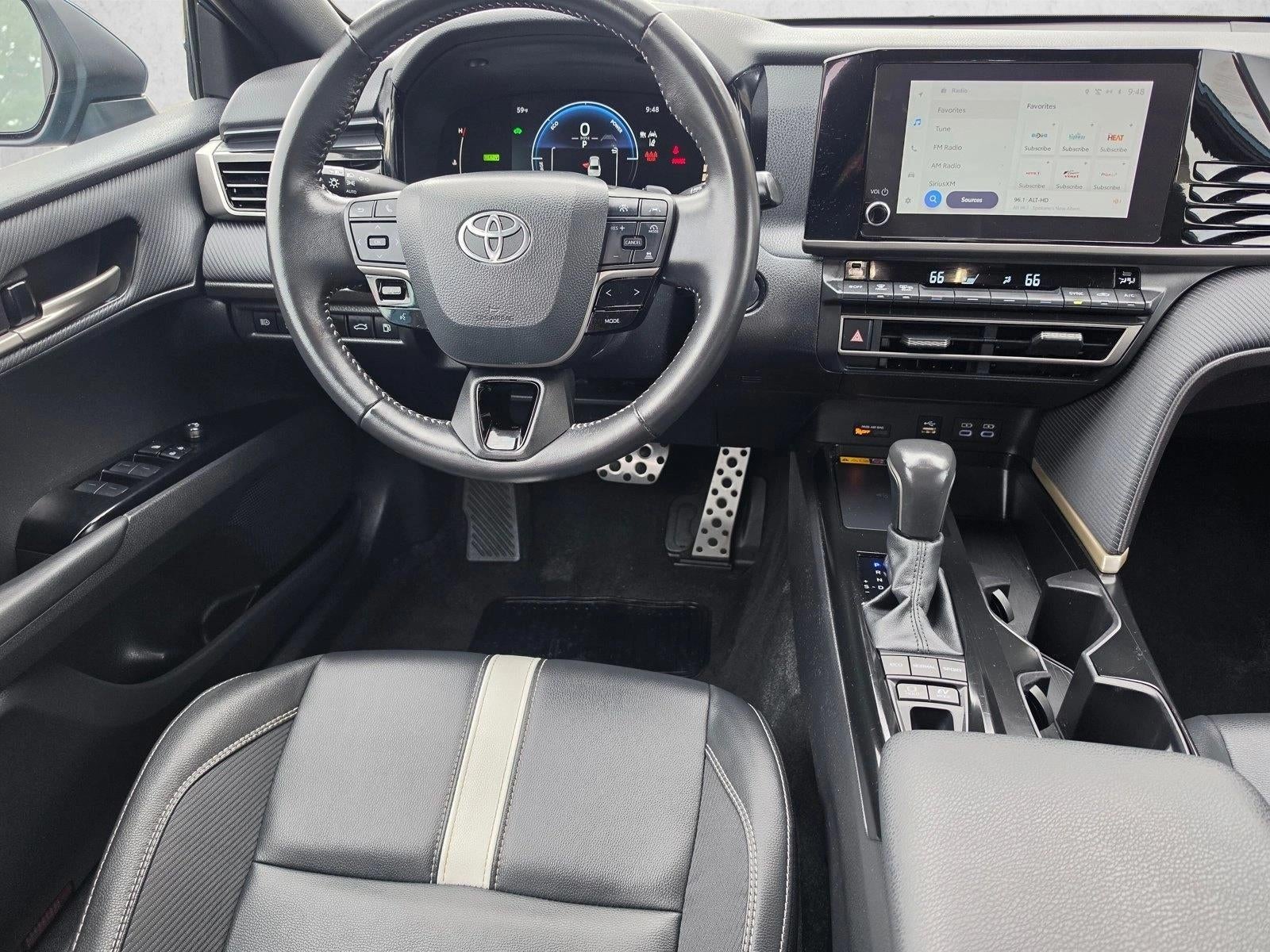 2025 Toyota Camry SE (SE)