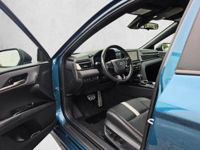 2025 Toyota Camry SE (SE)